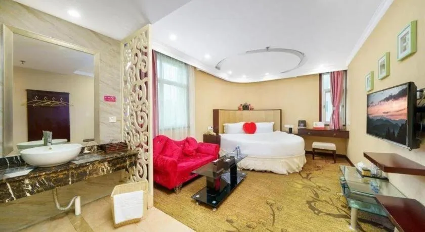 Bed in Sun Island Holiday Hotel