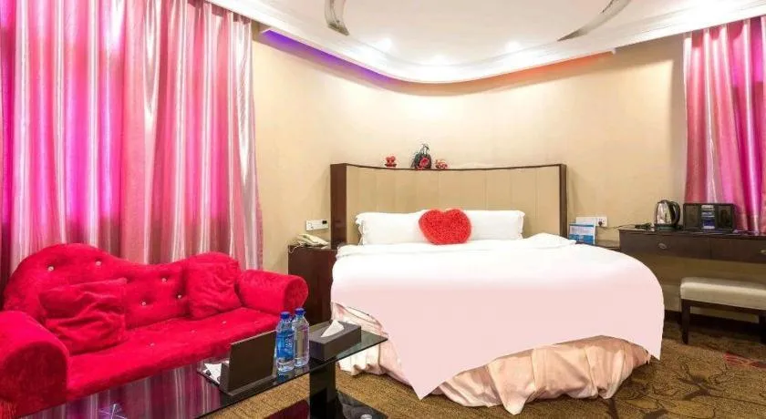 Bed in Sun Island Holiday Hotel