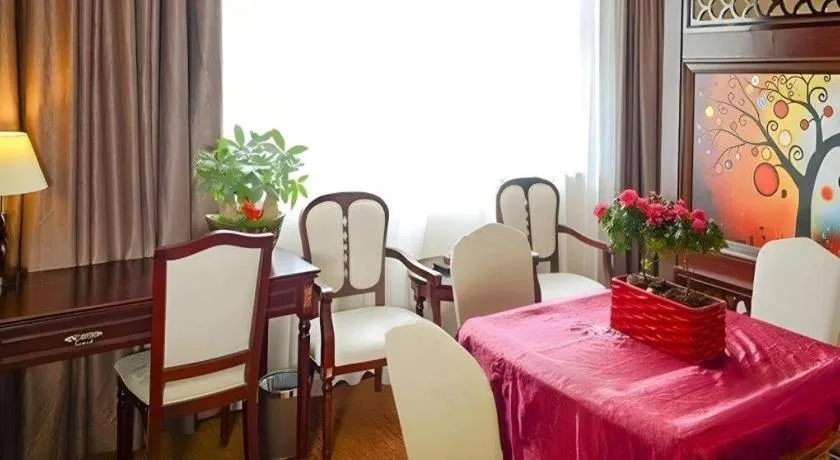 Sun Island Holiday Hotel