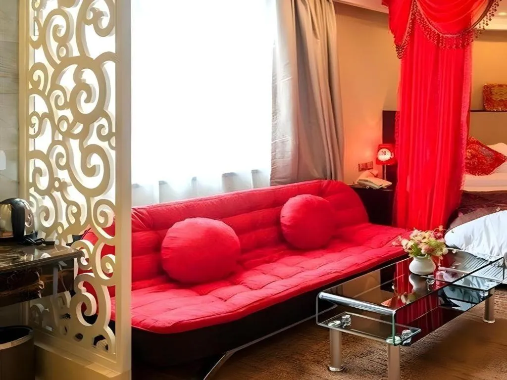 Bed in Sun Island Holiday Hotel