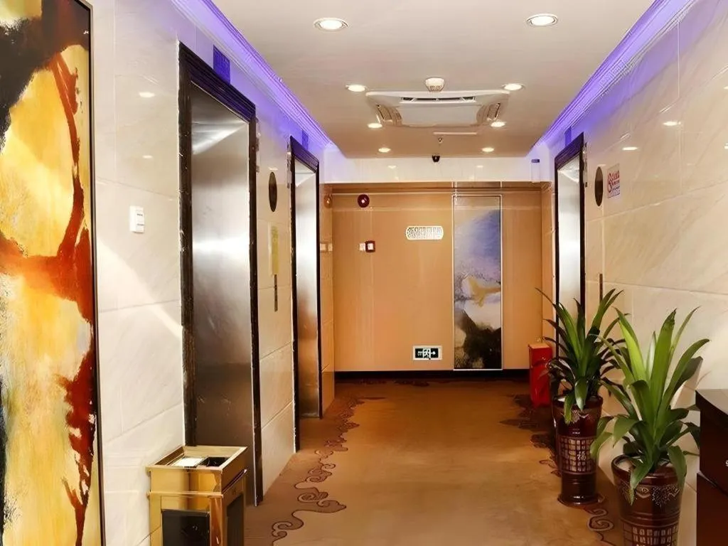 Sun Island Holiday Hotel