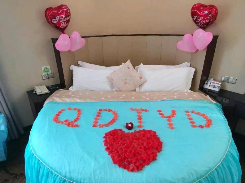 Bed in Sun Island Holiday Hotel