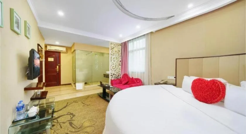 Bed in Sun Island Holiday Hotel