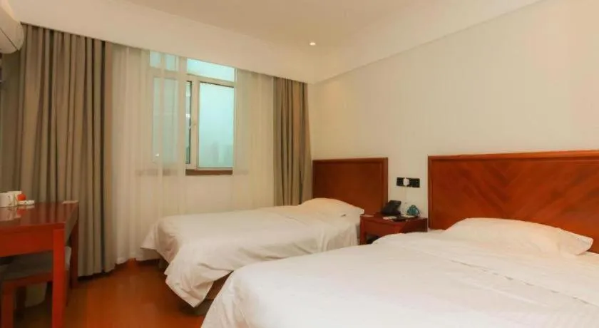 Bed in GreenTree Inn Suzhou Wuzhong