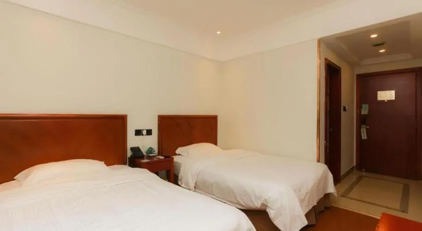 Bed in GreenTree Inn Suzhou Wuzhong