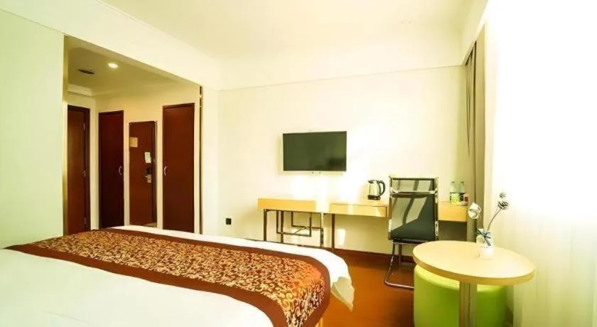 Bed in GreenTree Inn Suzhou Wuzhong