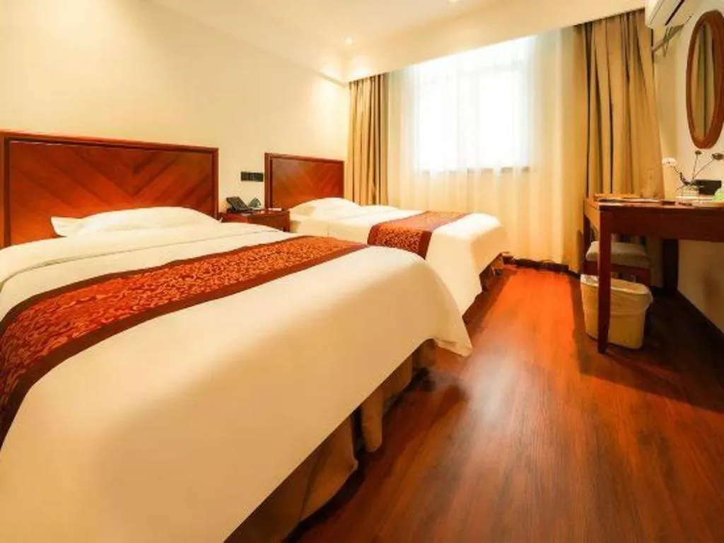 Bed in GreenTree Inn Suzhou Wuzhong