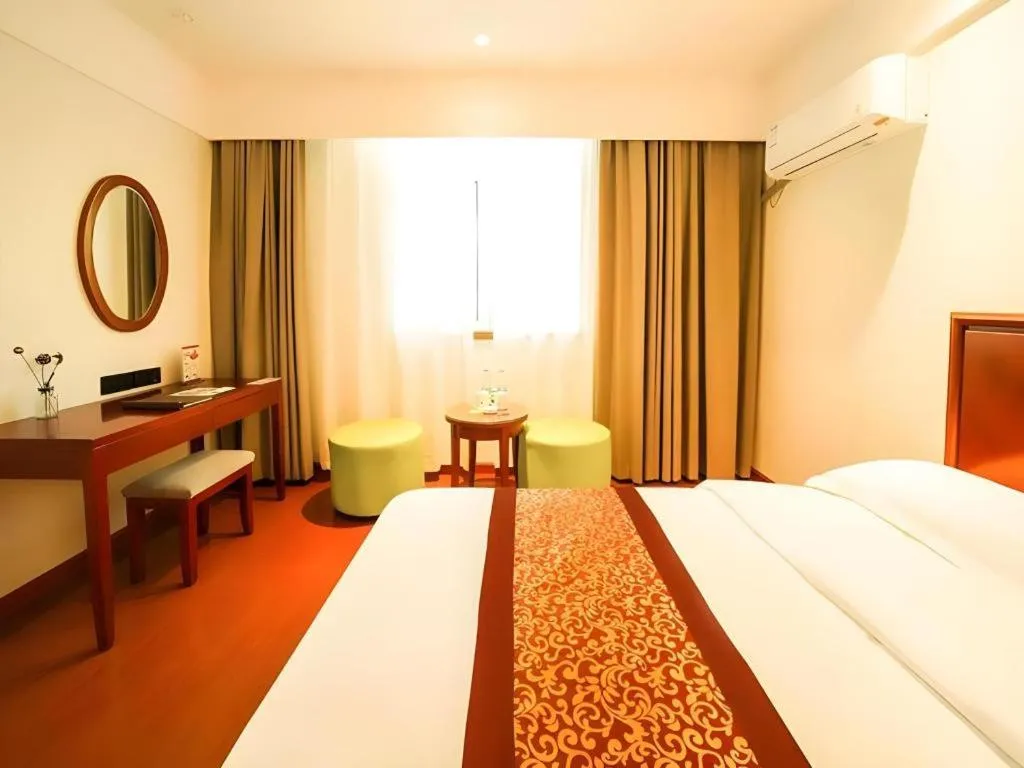 Bed in GreenTree Inn Suzhou Wuzhong