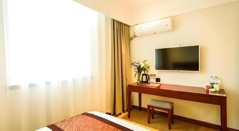 Bed in GreenTree Inn Suzhou Wuzhong