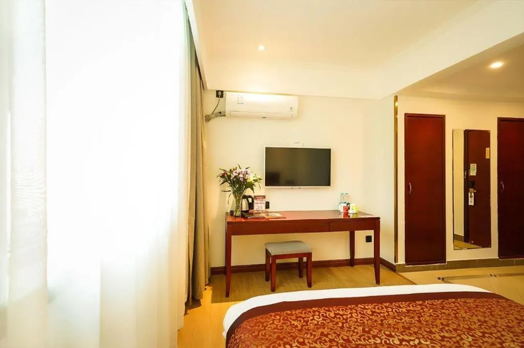 Bed in GreenTree Inn Suzhou Wuzhong