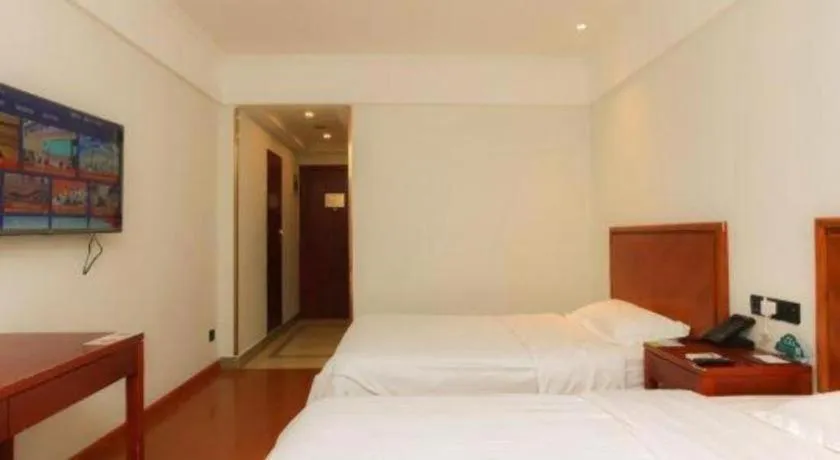 Bed in GreenTree Inn Suzhou Wuzhong