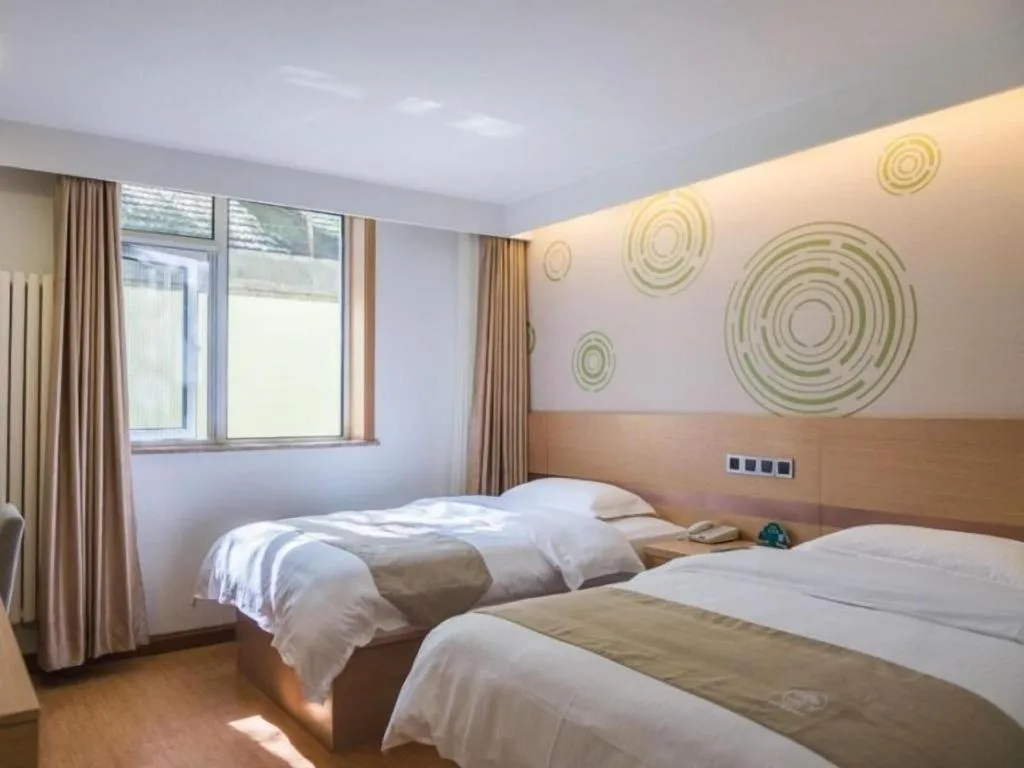 Bed in GreenTree Inn Beijing Dongcheng District Wangfujin South Luogu Lane Houhai Express Hotel