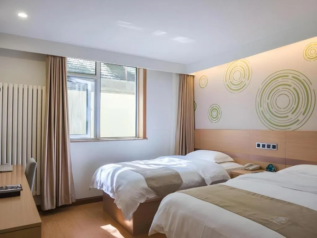 Bed in GreenTree Inn Beijing Dongcheng District Wangfujin South Luogu Lane Houhai Express Hotel