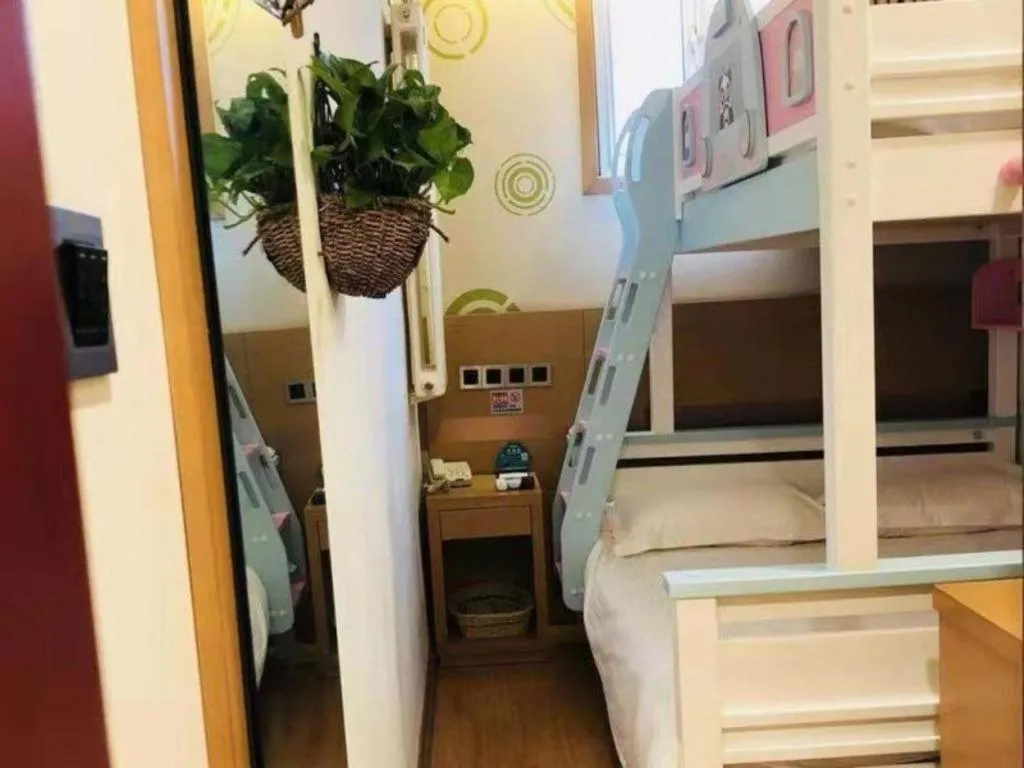 Bed in GreenTree Inn Beijing Dongcheng District Wangfujin South Luogu Lane Houhai Express Hotel