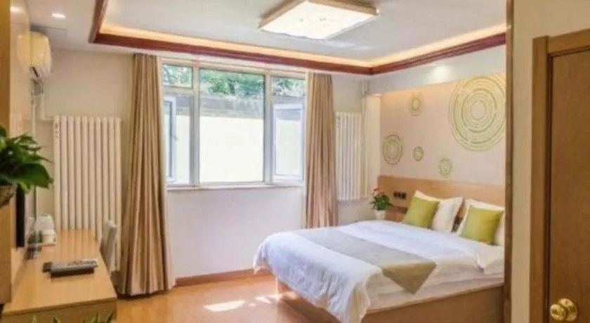 Bed in GreenTree Inn Beijing Dongcheng District Wangfujin South Luogu Lane Houhai Express Hotel
