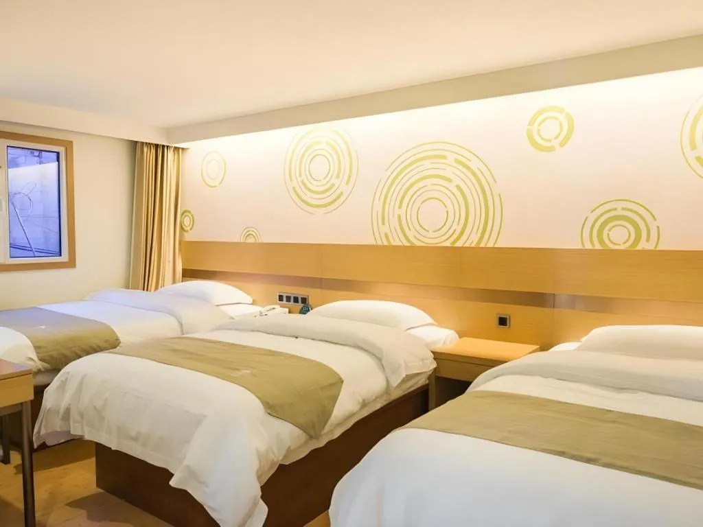 Bed in GreenTree Inn Beijing Dongcheng District Wangfujin South Luogu Lane Houhai Express Hotel