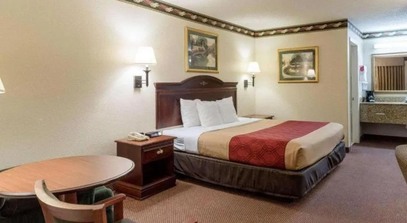 Bed in Econo Lodge Grenada