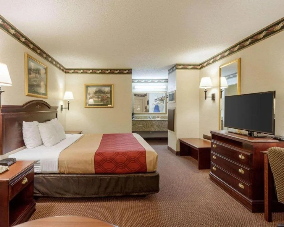 Bed in Econo Lodge Grenada