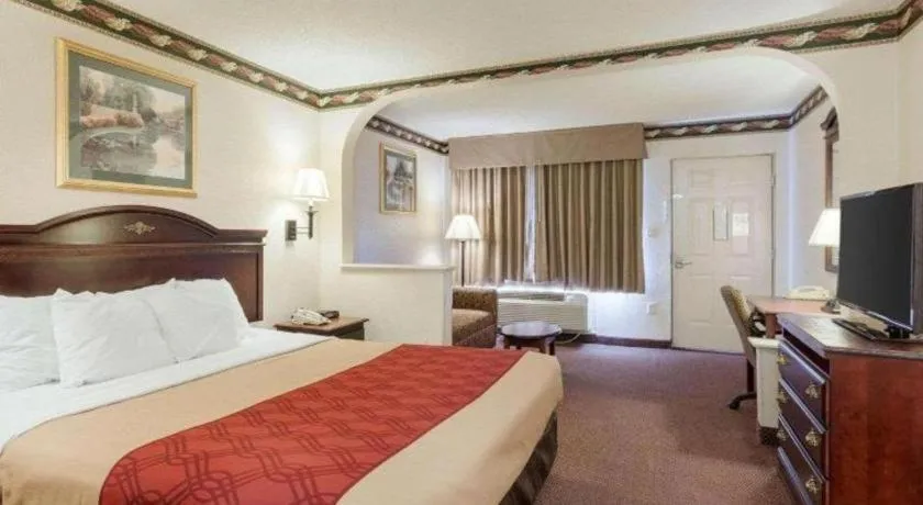 Bed in Econo Lodge Grenada