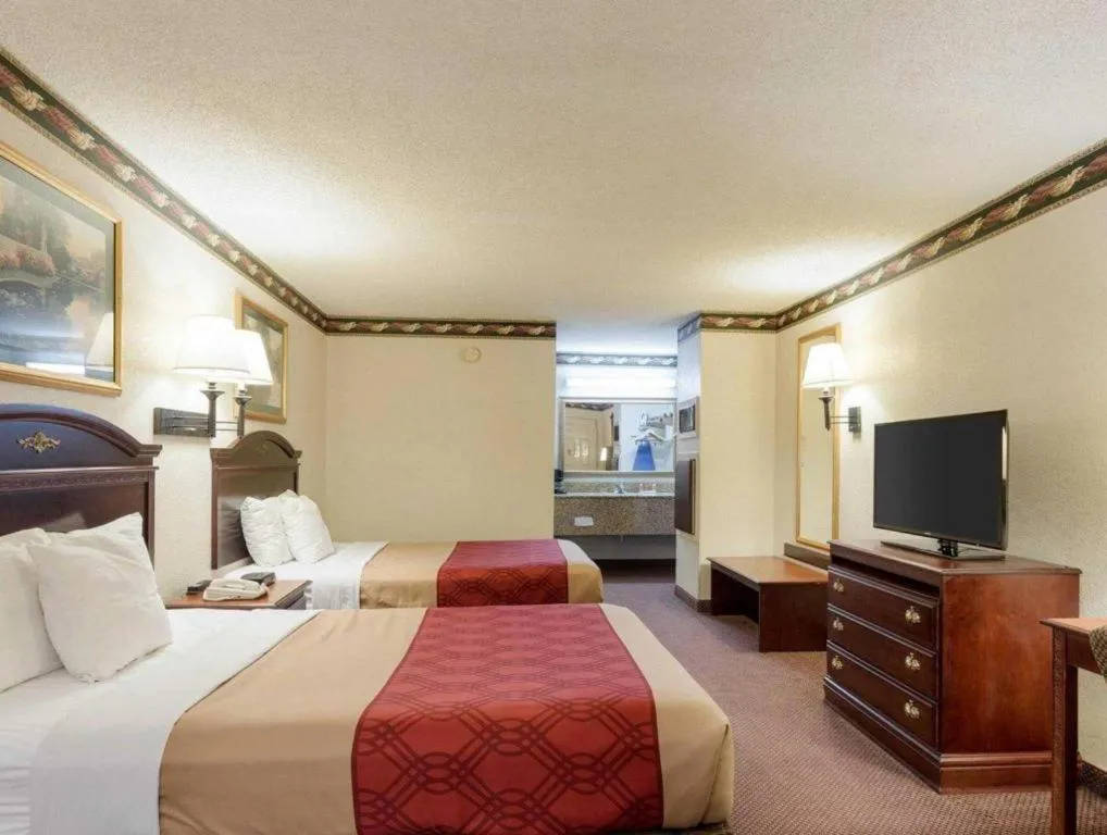 Bed in Econo Lodge Grenada