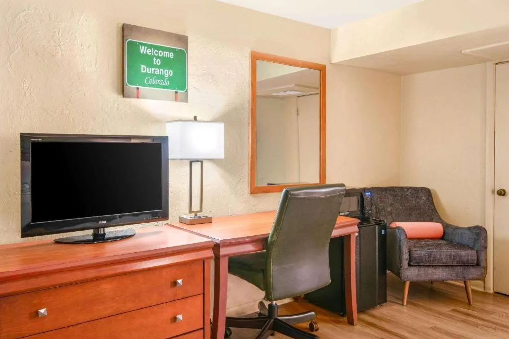 Econo Lodge Inn & Suites Durango