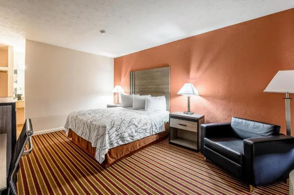 Bed in Americas Best Value Inn Heflin Bed in Americas Best Value Inn Heflin