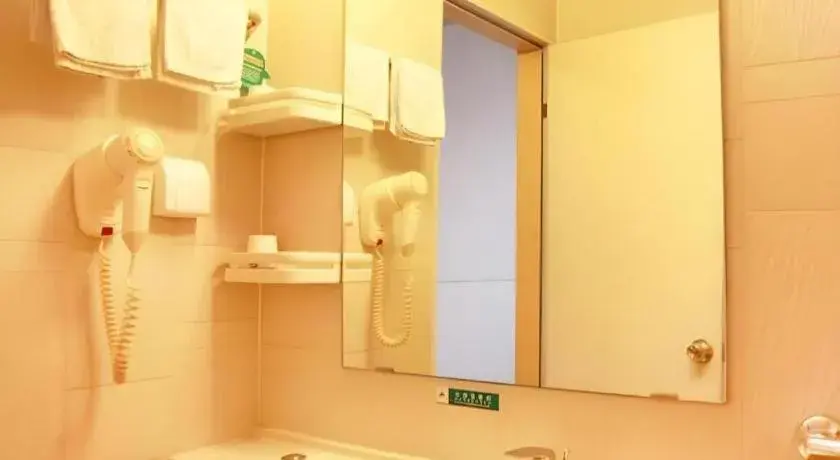 Jinjiang Inn (Hankou Railway Station) Jinjiang Inn (Hankou Railway Station)