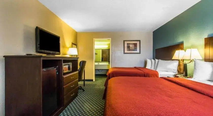 Bed in Quality Inn Duncan HWY 81 Bed in Quality Inn Duncan HWY 81