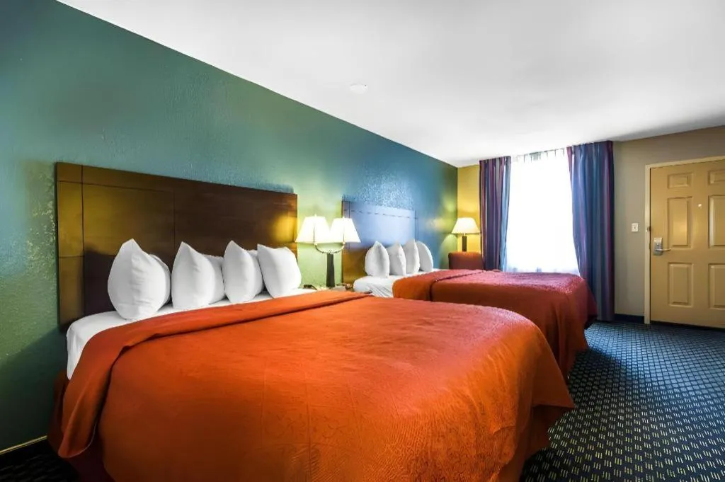 Bed in Quality Inn Duncan HWY 81