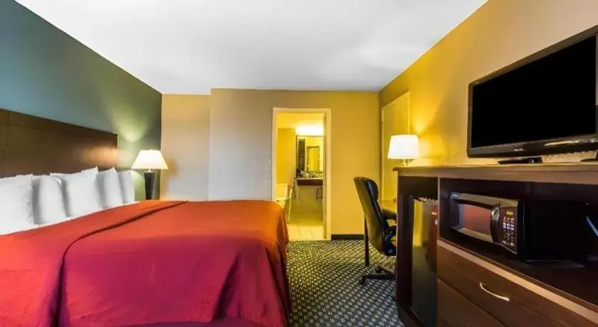 Bed in Quality Inn Duncan HWY 81 Bed in Quality Inn Duncan HWY 81