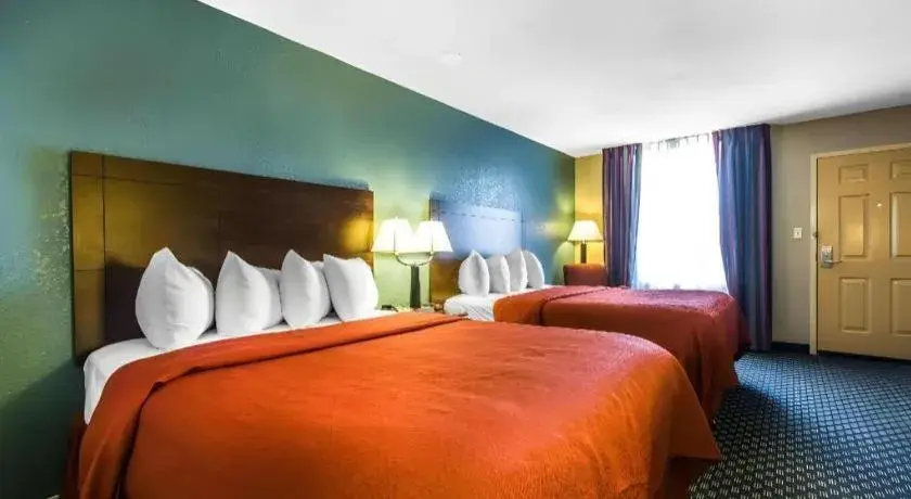 Bed in Quality Inn Duncan HWY 81 Bed in Quality Inn Duncan HWY 81