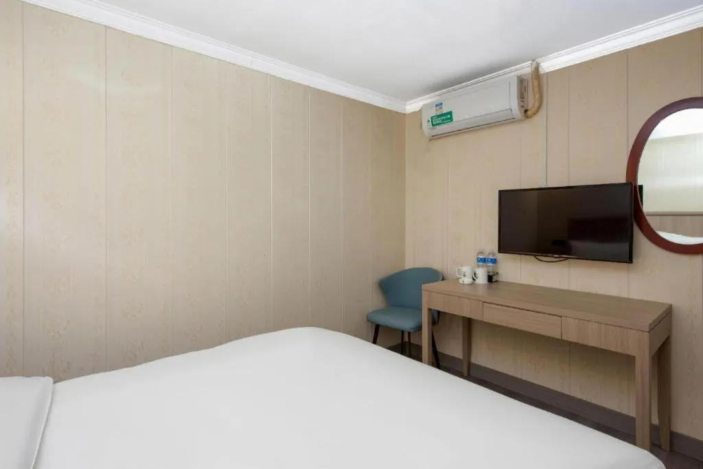Bed in GreenTree Inn Hotel - Nantong Hongming Plaza