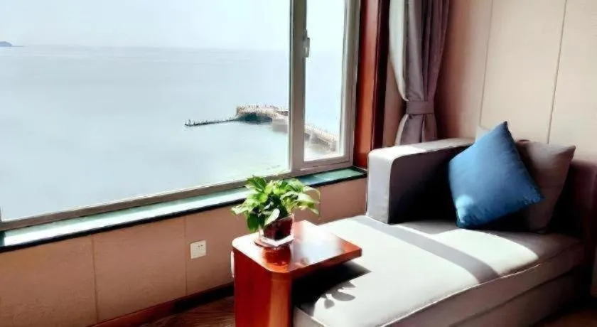 Bed in Golden Bay Hotel Weihai