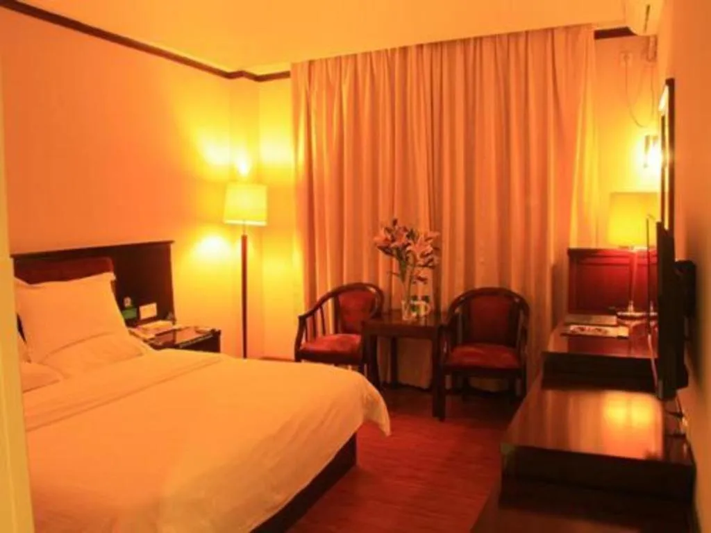 Bed in GreenTree Inn Zhongshan Nanlang Metro Station Branch