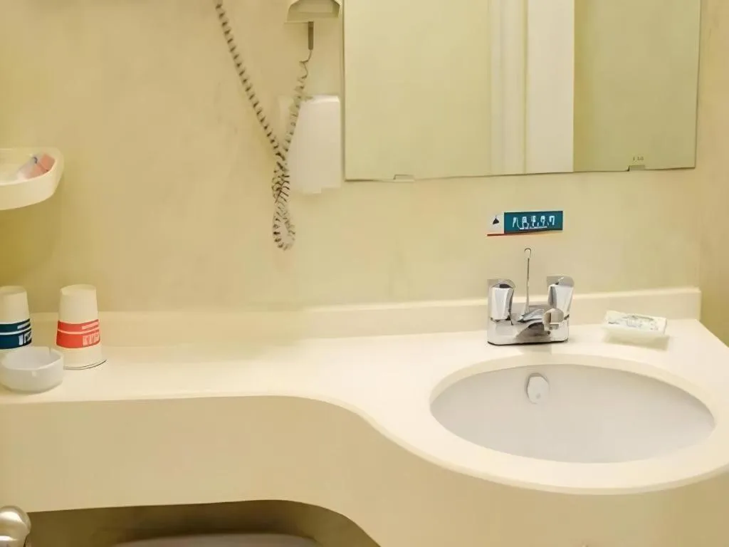 Jinjiang Inn Qingdao Wuxi Square Nanjing Road Metro Station