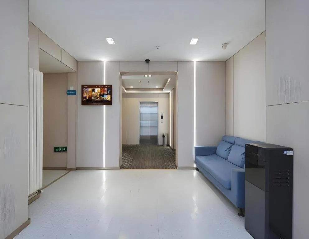 Jinjiang Inn Qingdao Wuxi Square Nanjing Road Metro Station