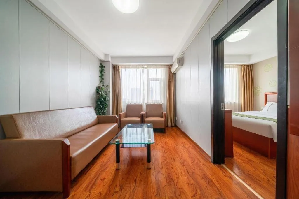 Bed in GreenTree Inn Yantai Xingfu Road Marina Plaza Express Hotel