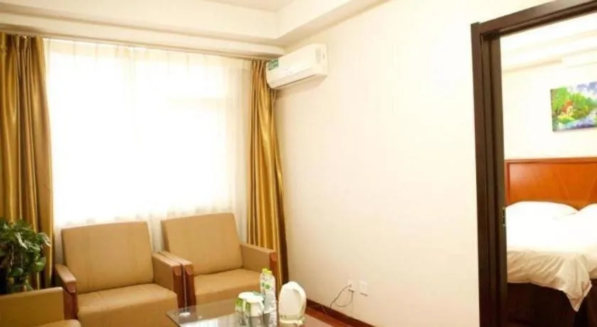 Bed in GreenTree Inn Yantai Xingfu Road Marina Plaza Express Hotel
