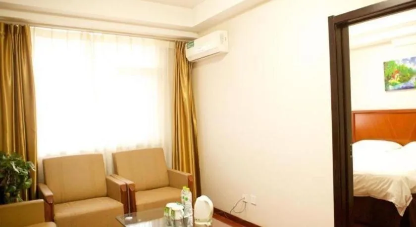 Bed in GreenTree Inn Yantai Xingfu Road Marina Plaza Express Hotel