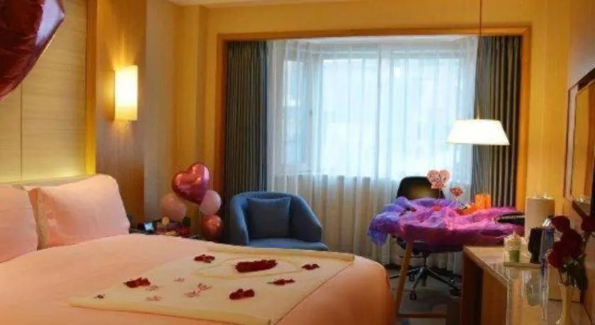 Bed in Shijiazhuang International Building Hotel