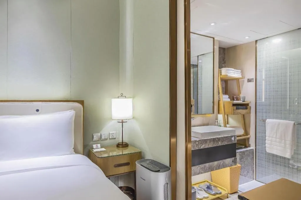 Bed in Shijiazhuang International Building Hotel