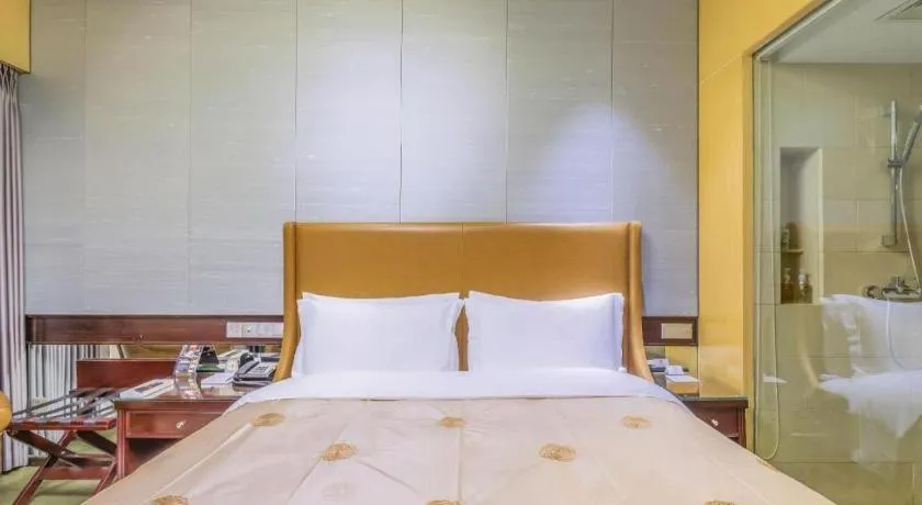 Bed in Shijiazhuang International Building Hotel