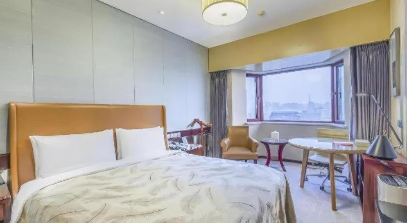 Bed in Shijiazhuang International Building Hotel