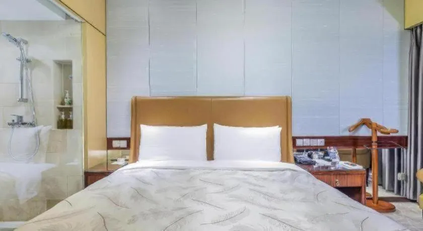 Bed in Shijiazhuang International Building Hotel