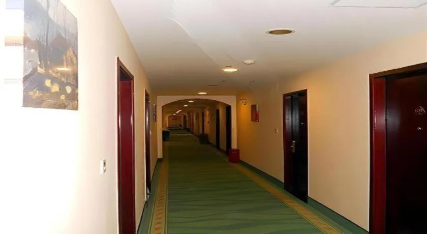 GreenTree Inn Taicang Baolong Square Hotel