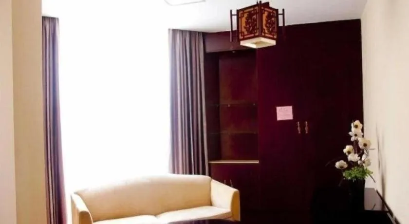 GreenTree Inn Taicang Baolong Square Hotel