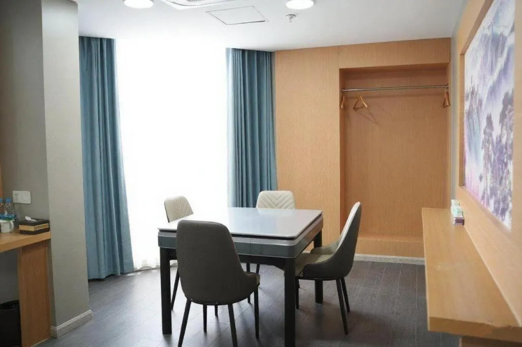 GreenTree Inn Taicang Baolong Square Hotel