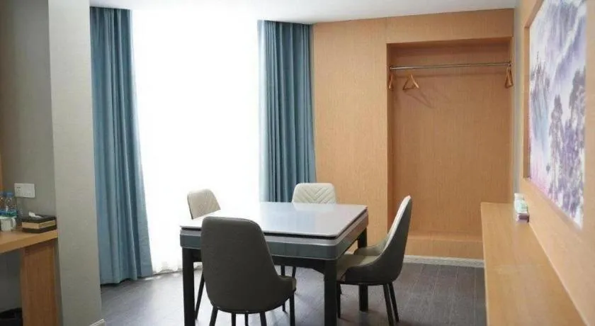 GreenTree Inn Taicang Baolong Square Hotel