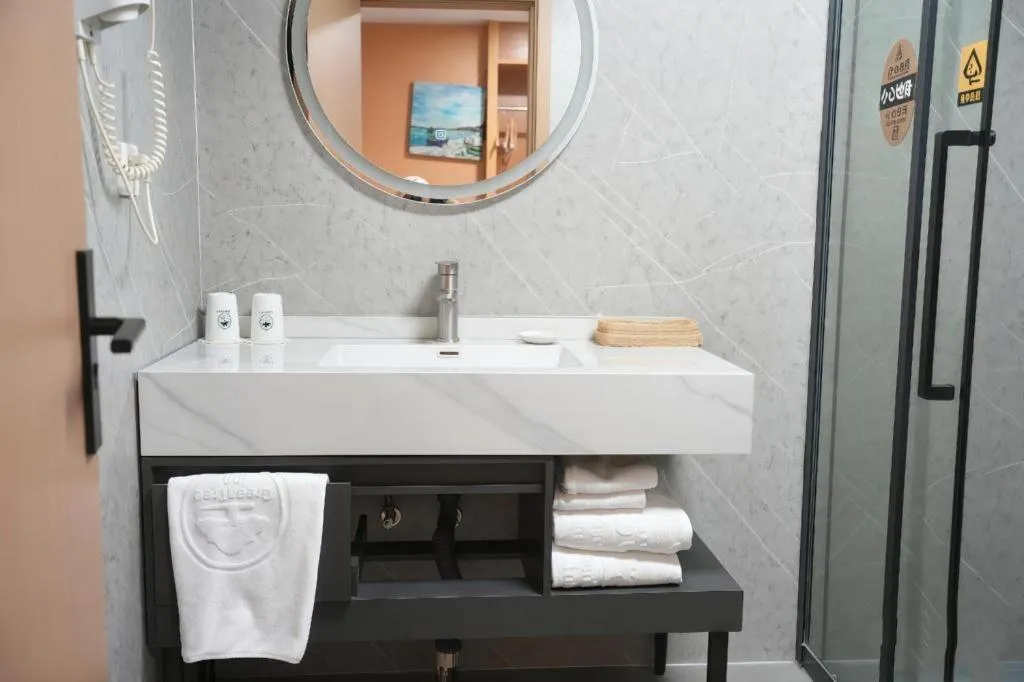 GreenTree Inn Taicang Baolong Square Hotel