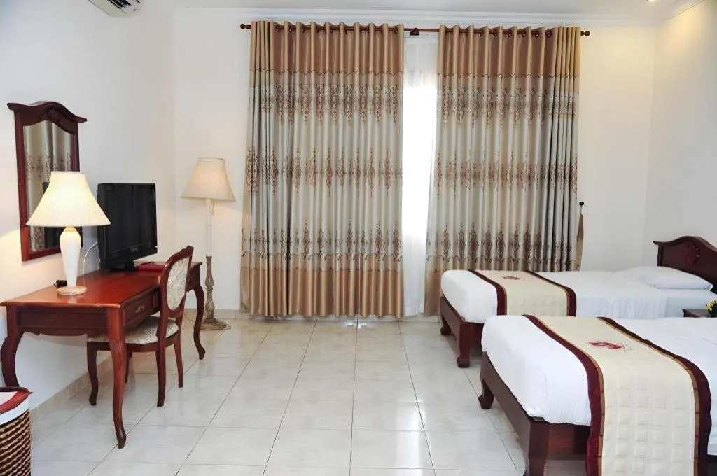 Bed in Tan Son Nhat Hotel